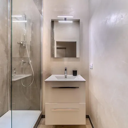 Charming 1-bedroom Across From Halles Paul Bocuse & Part-dieu Lyon