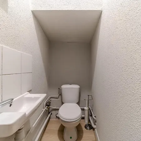 Charming 1-bedroom Across From Halles Paul Bocuse & Part-dieu Apartment
