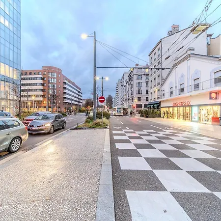 Appartement Charming 1-bedroom Across From Halles Paul Bocuse & Part-dieu *