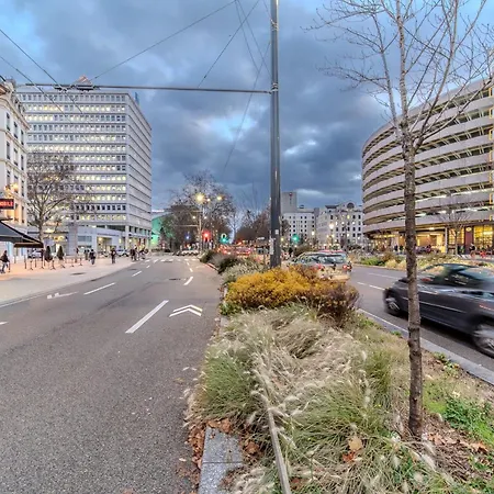 アパート Charming 1-bedroom Across From Halles Paul Bocuse & Part-dieu リヨン